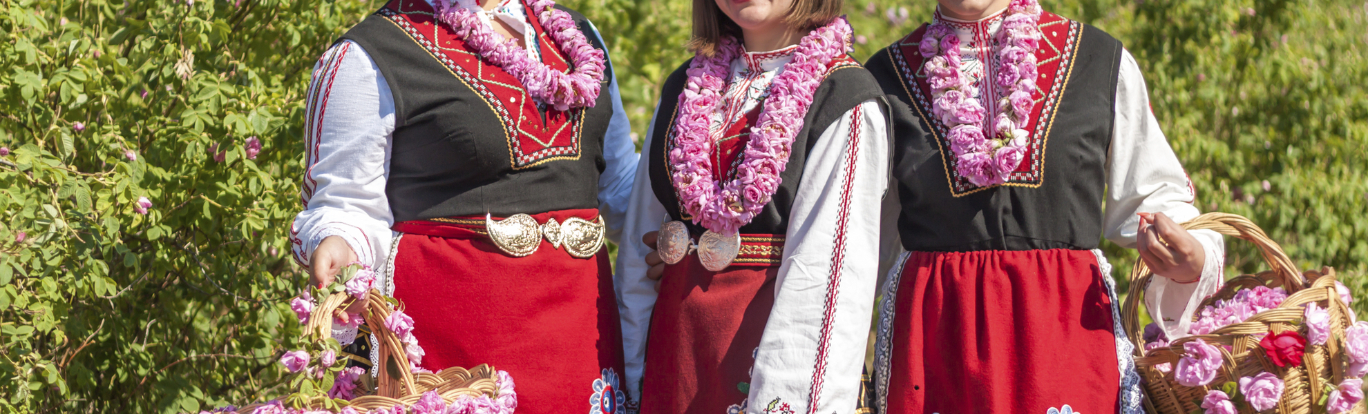 Frauen in traditionellen Kleidern aus Bulgarien
