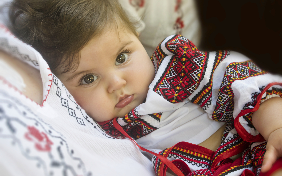 Kind in Landestypischer Tracht
