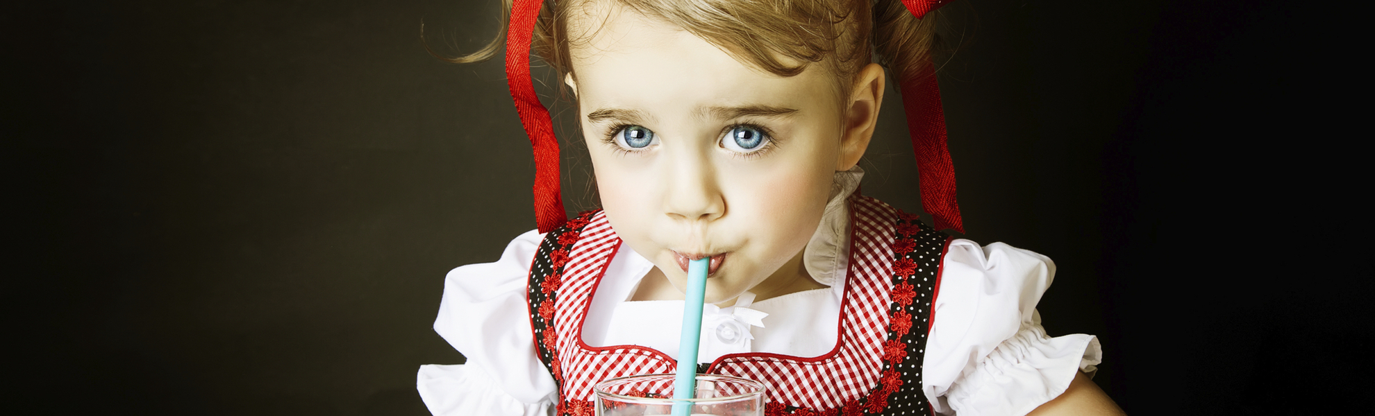 Mädchen in Tracht, Österreich
