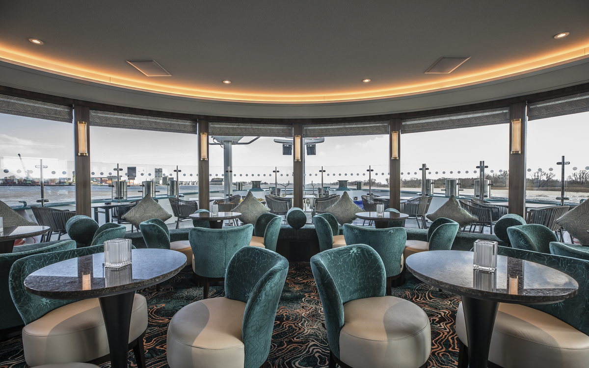 MS Annabelle, Lounge