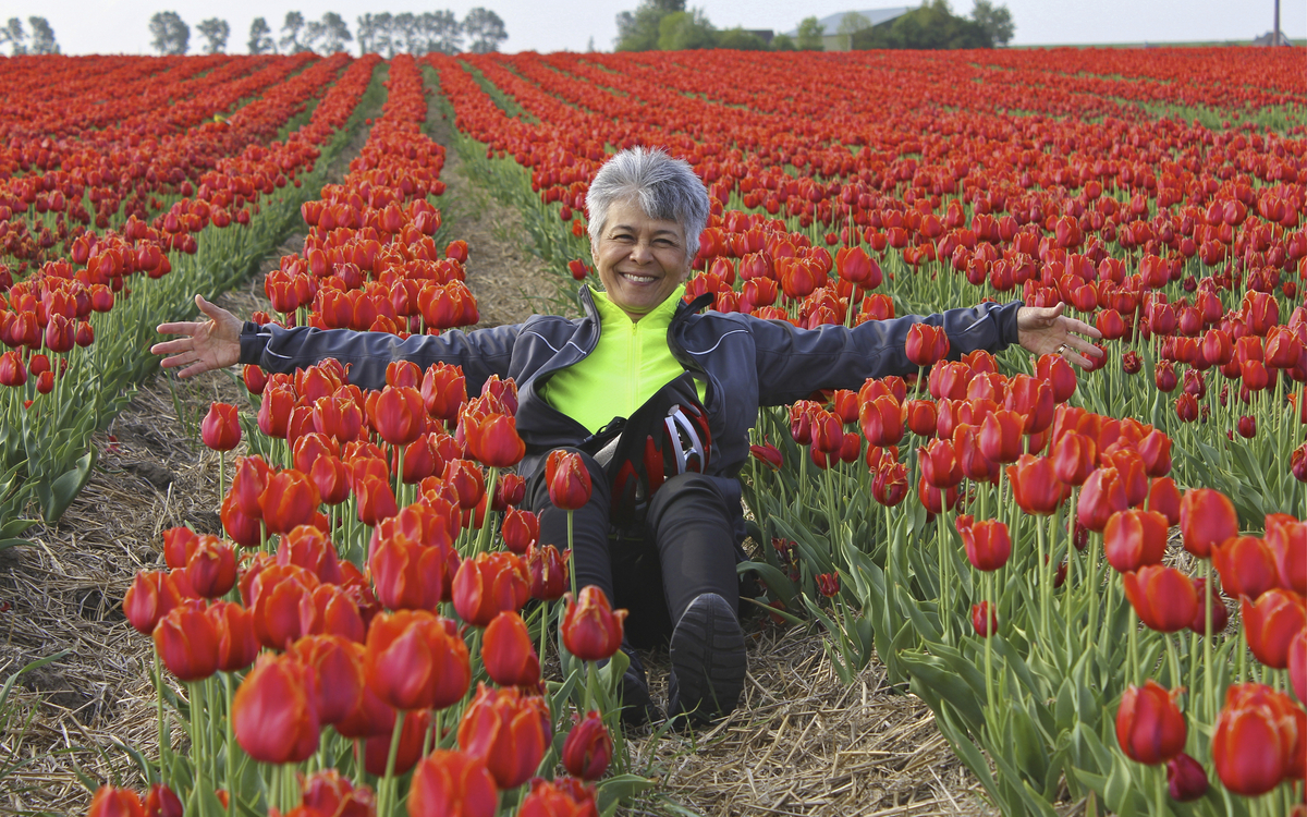 Touristin im Tulpenfeld