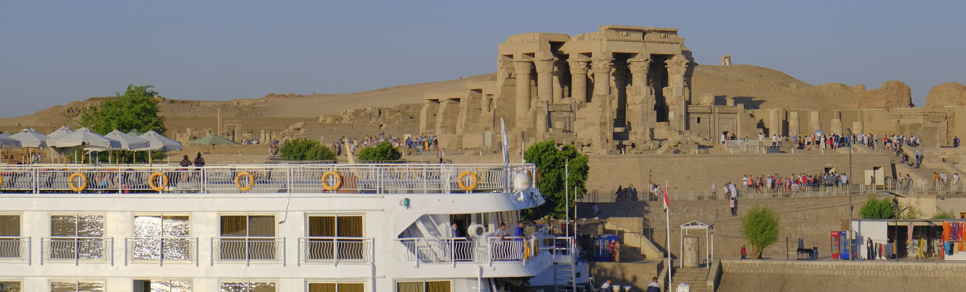 Aussicht vom Sonndendeck auf den Kom Ombo Tempel