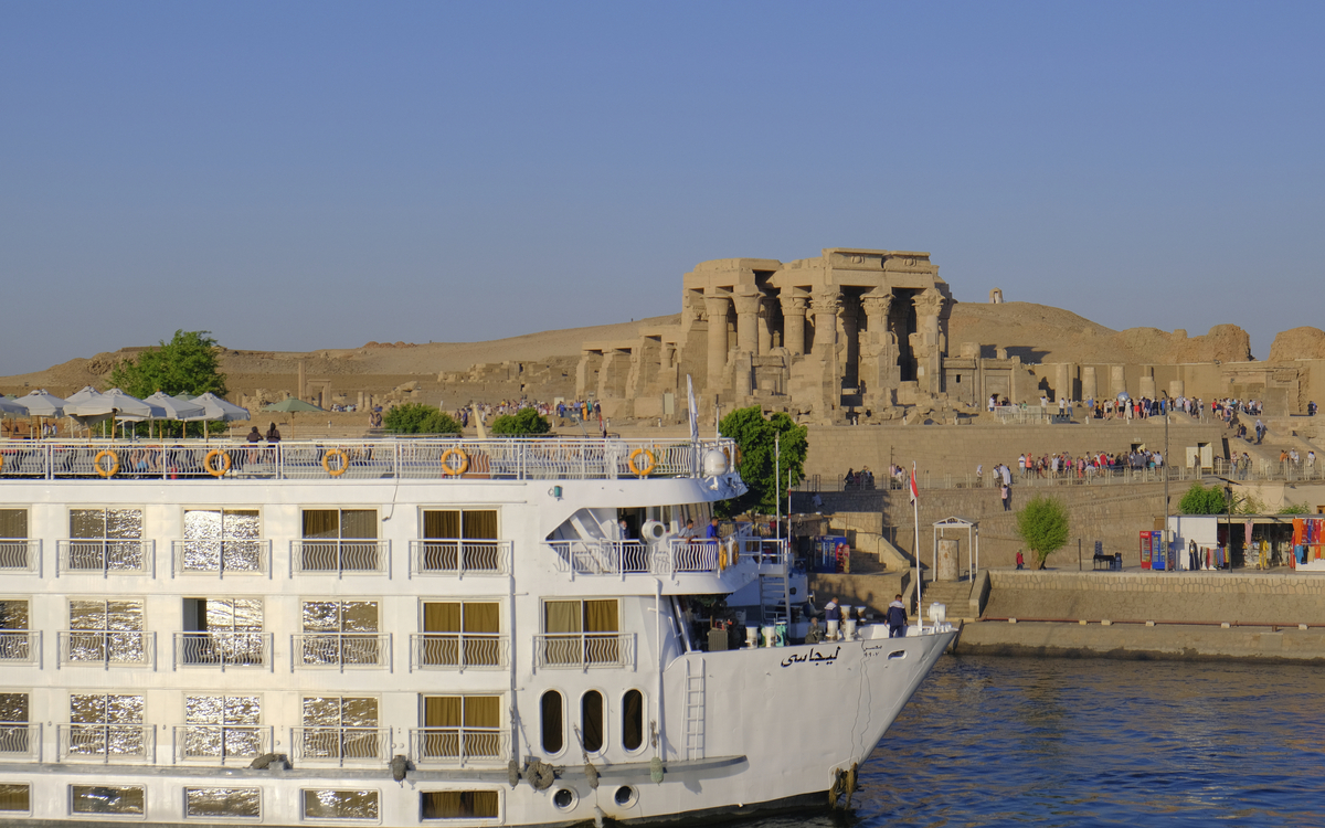 Aussicht vom Sonndendeck auf den Kom Ombo Tempel