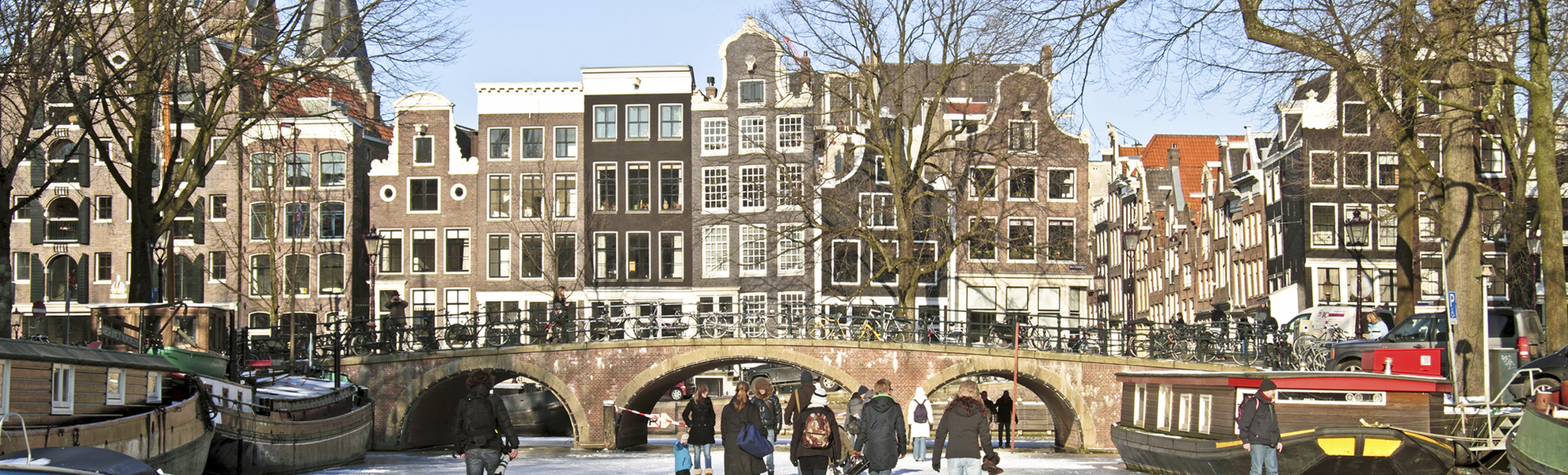 zugefrorene Grachten in Amsterdam, Niederlande