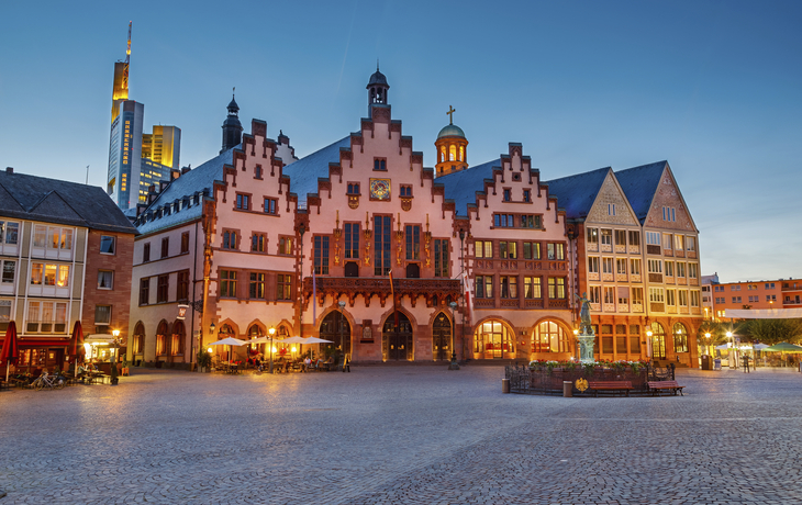 Gerechtigkeitsbrunnen in der Altstadt von Frankfurt, Deutschland