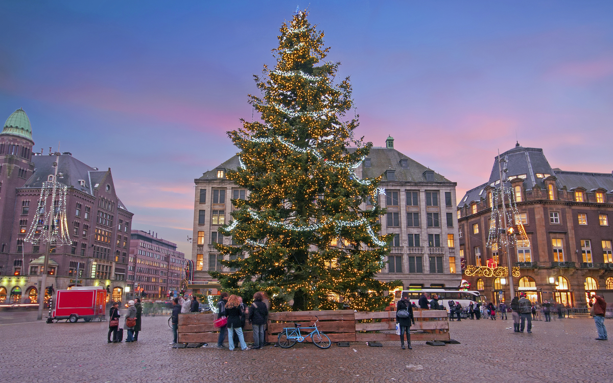 Weihnachtlicher Damplatz von Amsterdam, Niederlande