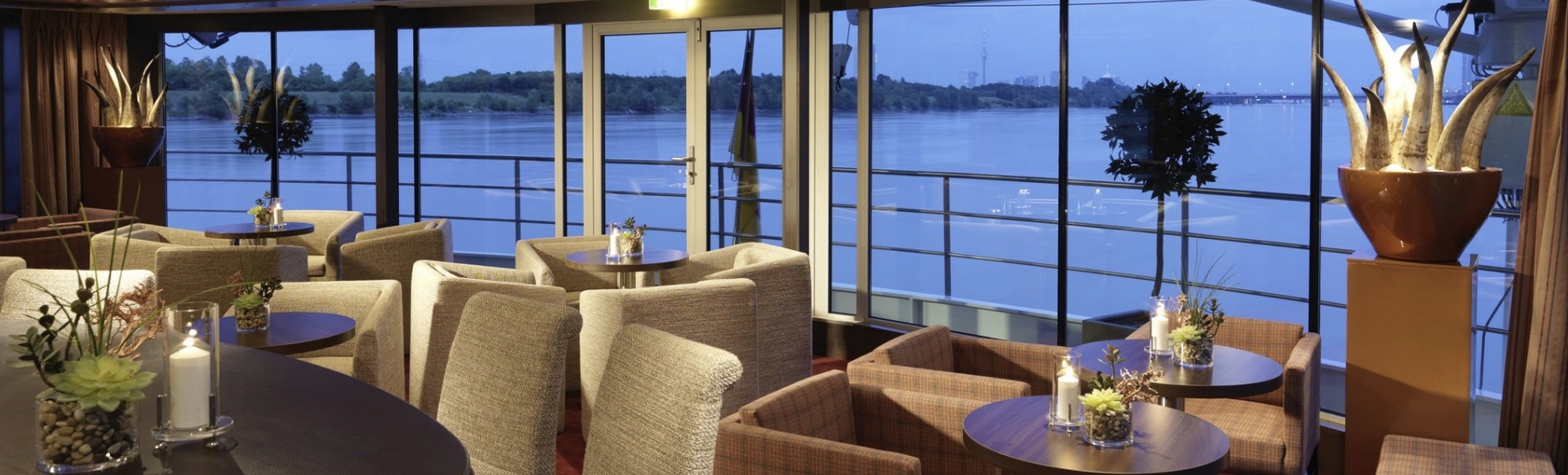 Panorama-Lounge auf dem Flussschiff Amadeus Diamond