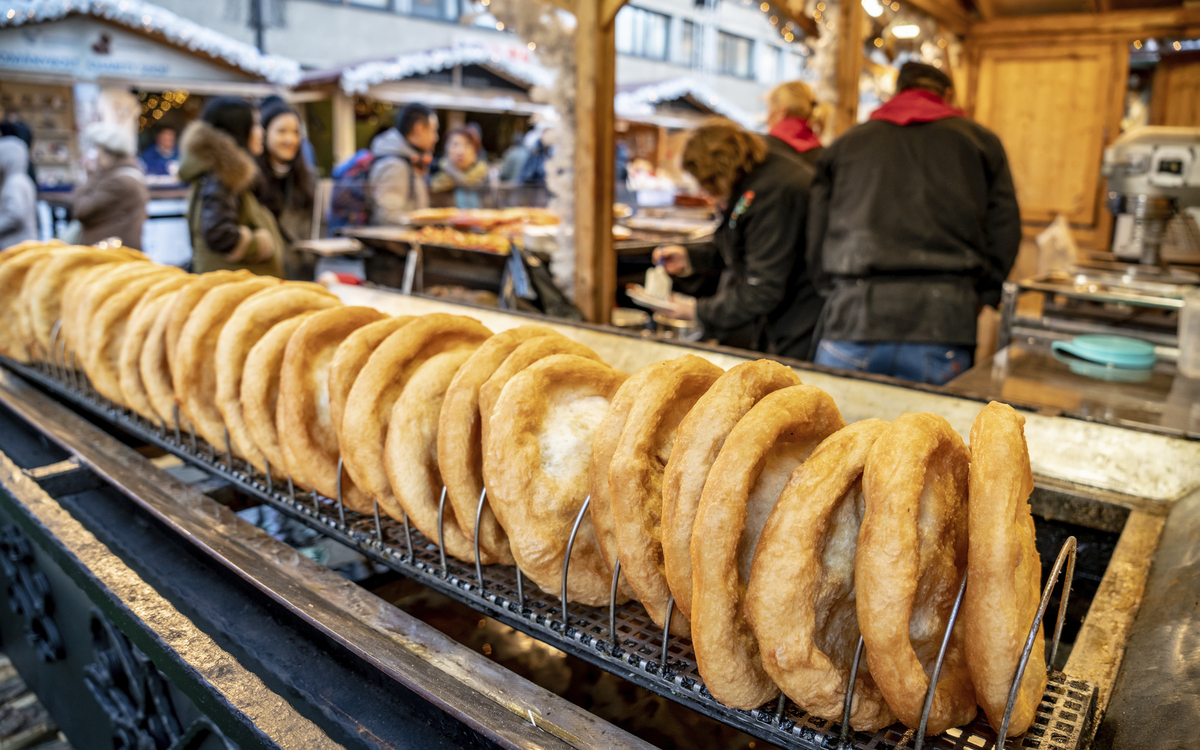 Der Weihnachtsmarkt in Budapest, Ungarn