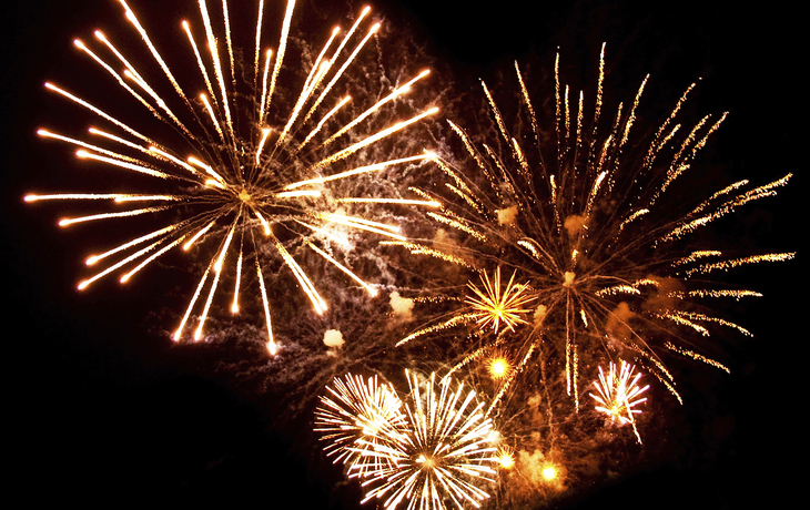 prachtvolles Höhenfeuerwerk