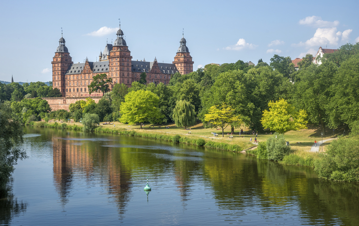 Park rund um die Johannesburg in Aschaffenburg, Deutschland