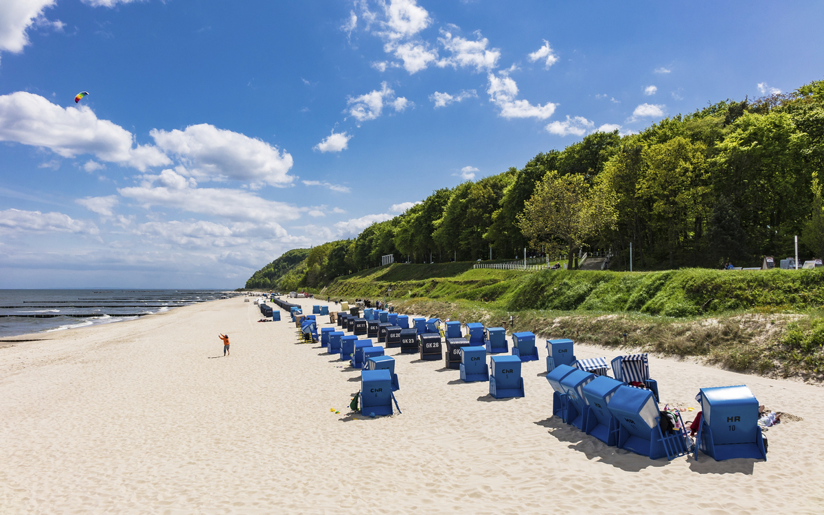 Strandkörbe am Strand von Koserow auf Usedom, Deutschland