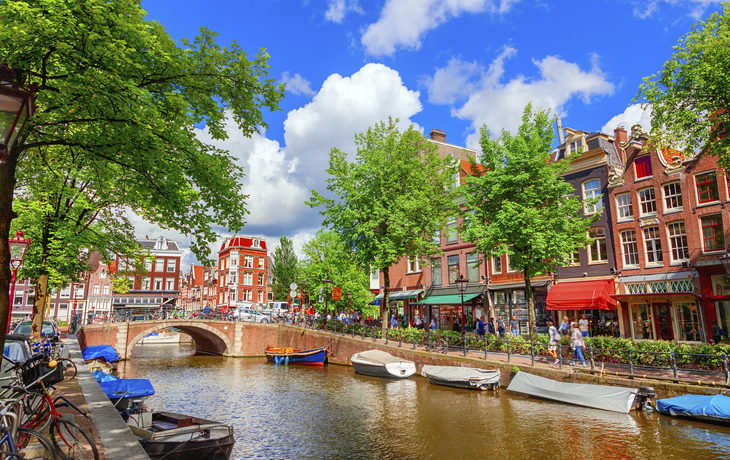 Kanal bei Amsterdam, Niederlande