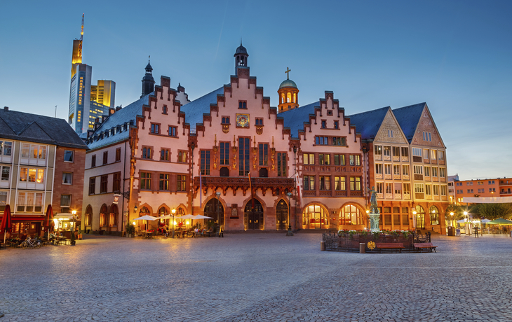 Gerechtigkeitsbrunnen in der Altstadt von Frankfurt, Deutschland