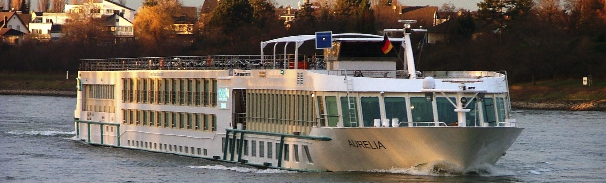 MS Aurelia im Sonnenuntergang