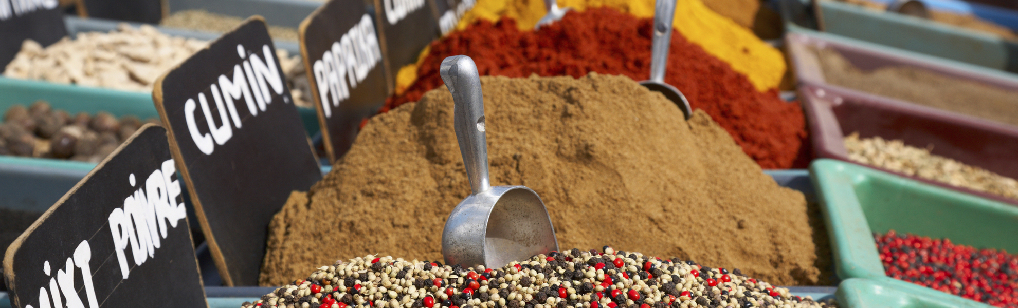 Gewürzstand auf einem Markt in Ägypten