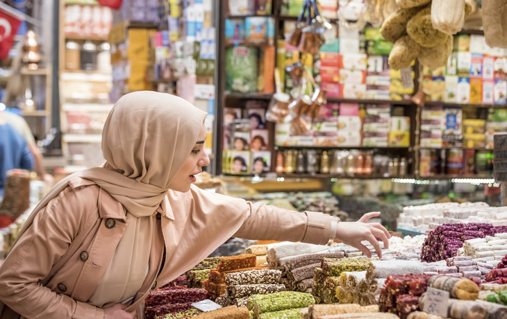 Ägyptischer Verkäuferin auf Bazar