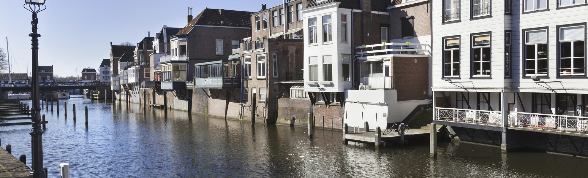 Häuserreihe am Ufer in Gorinchem
