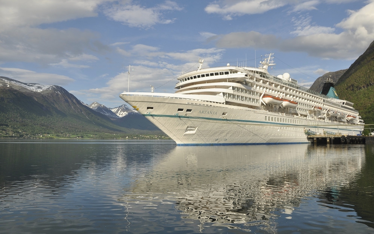 MS Artania in Molde, Norwegen