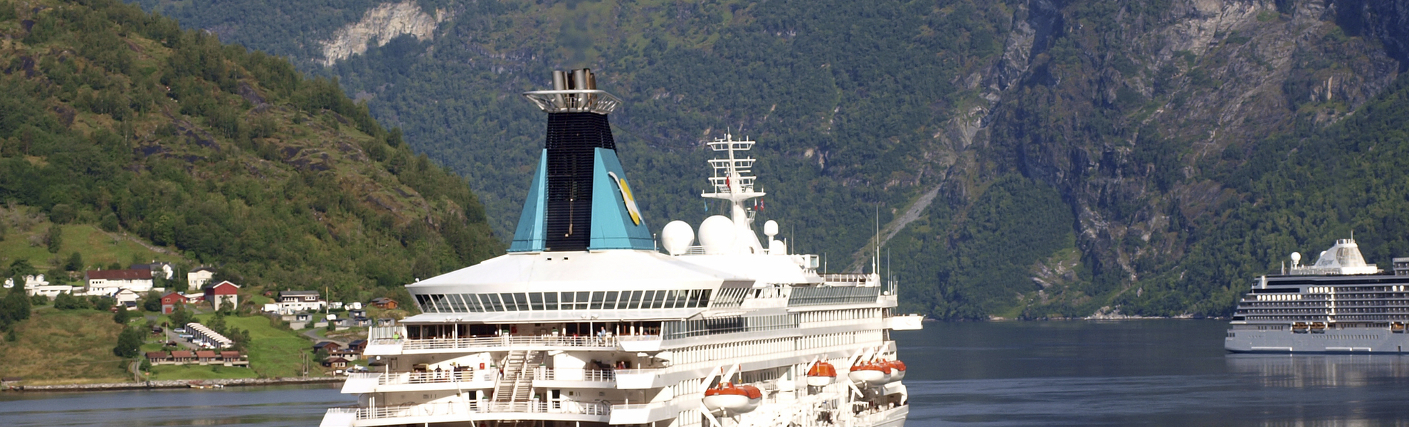 MS Artania im Geiranger Fjord