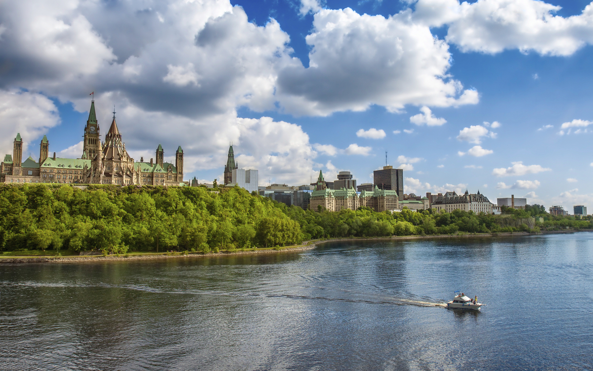 Panorama von Ottawa mit dem Parlament, Kanada
