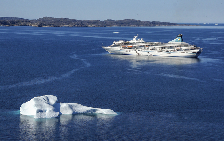MS Artania in Qaqortoq