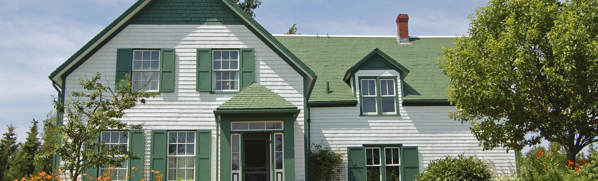 Typisches Haus mit grünen Dächern, Kanada