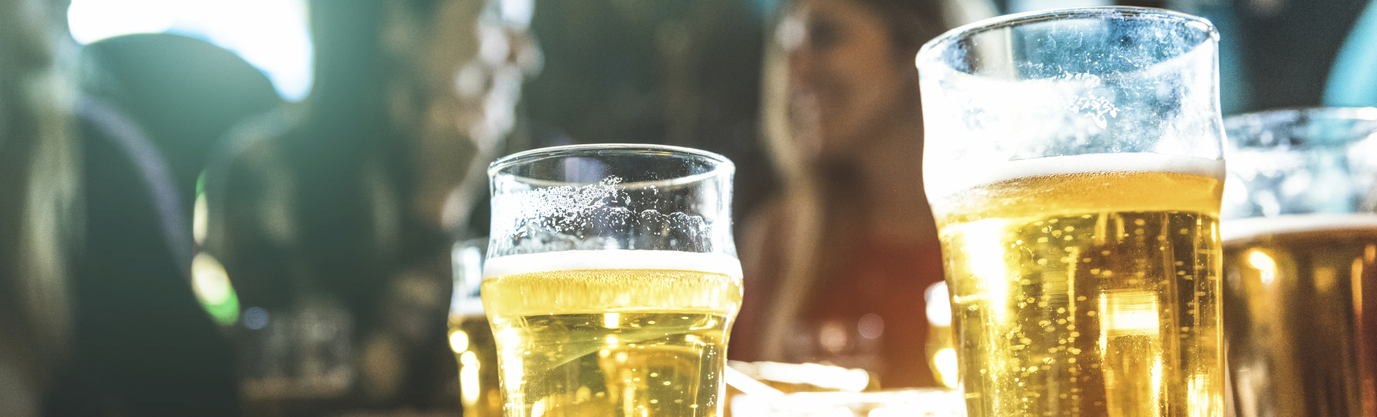 Biergläser in einer kanadischen Bar