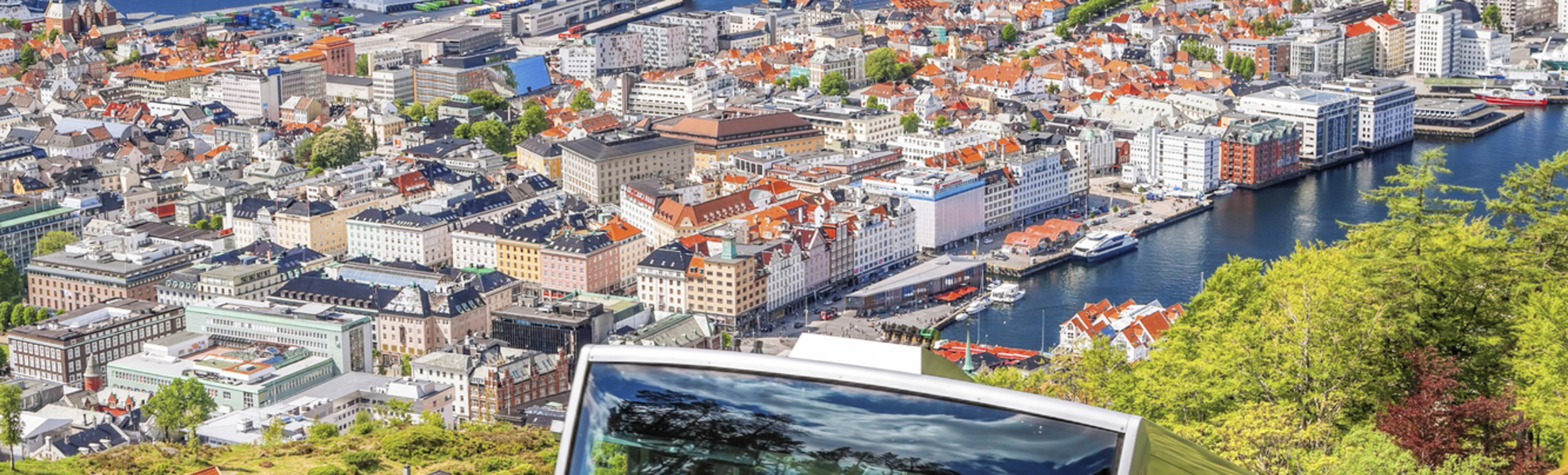 Blick über Bergen vom Berg Fløyen, Norwegen