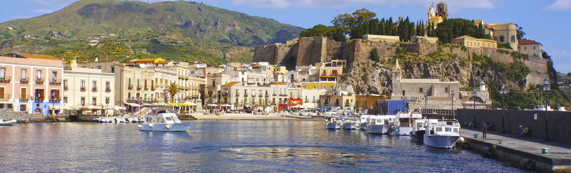 Der Hafen von Lipari, Italien