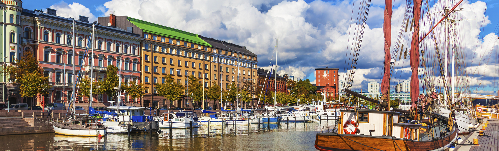 Schiffe am Hafen von Helsinki, Finnland