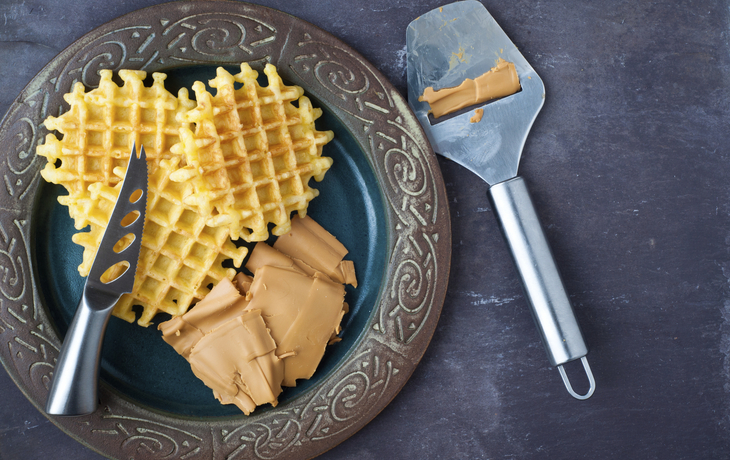 Braunkäse mit Waffeln aus Norwegen