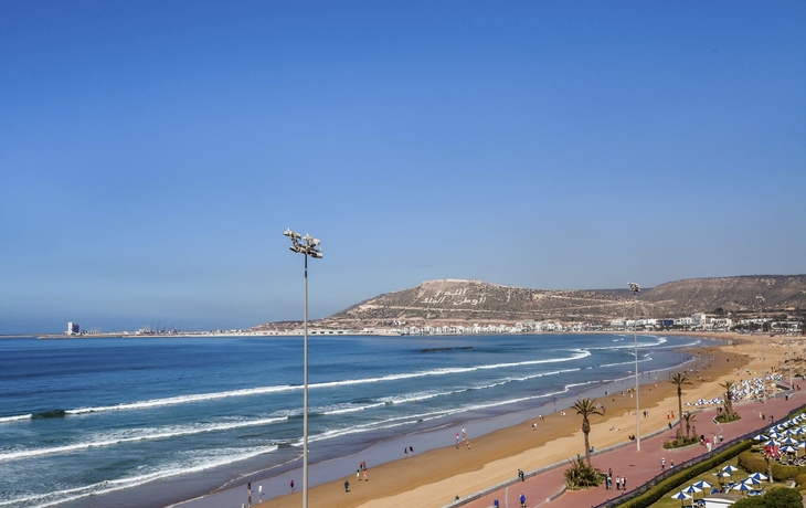 Strandpromenade am Amadil Beach Hotel in Agadir, Marokko