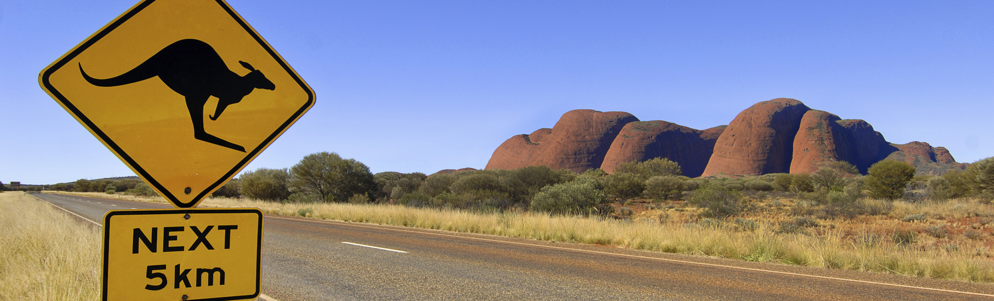 Landstraße im australischen Outback