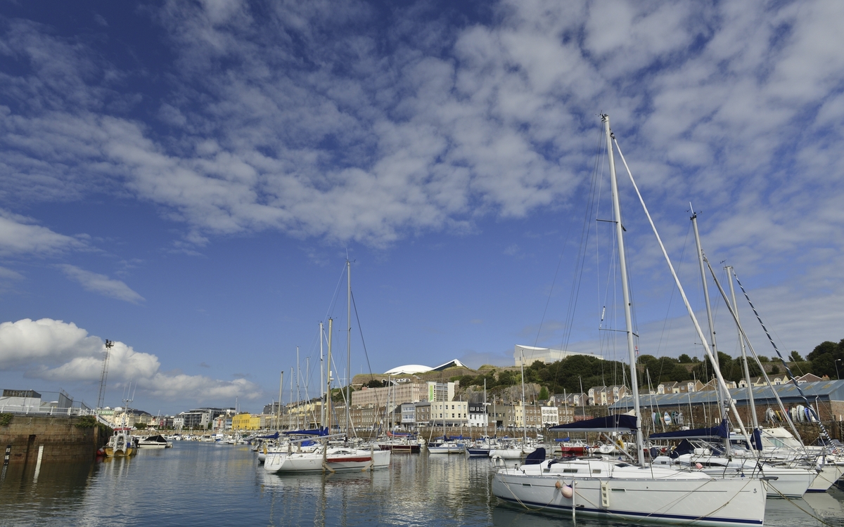 Saint Helier Hafen, England