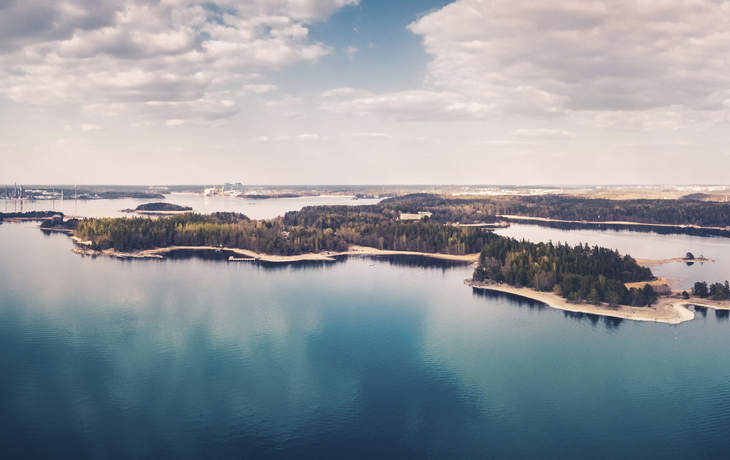 Luftaufnahme der Kueste von Turku, Finnland