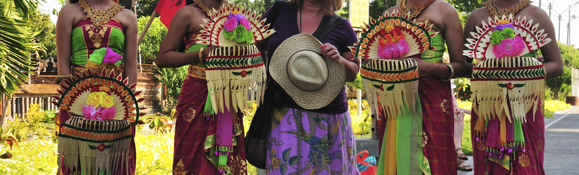 Frauen in traditionellen festlichen Kleidern, Bali, Indonesien