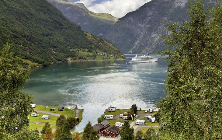 MS Albatros im Geiranger Fjord, Norwegen