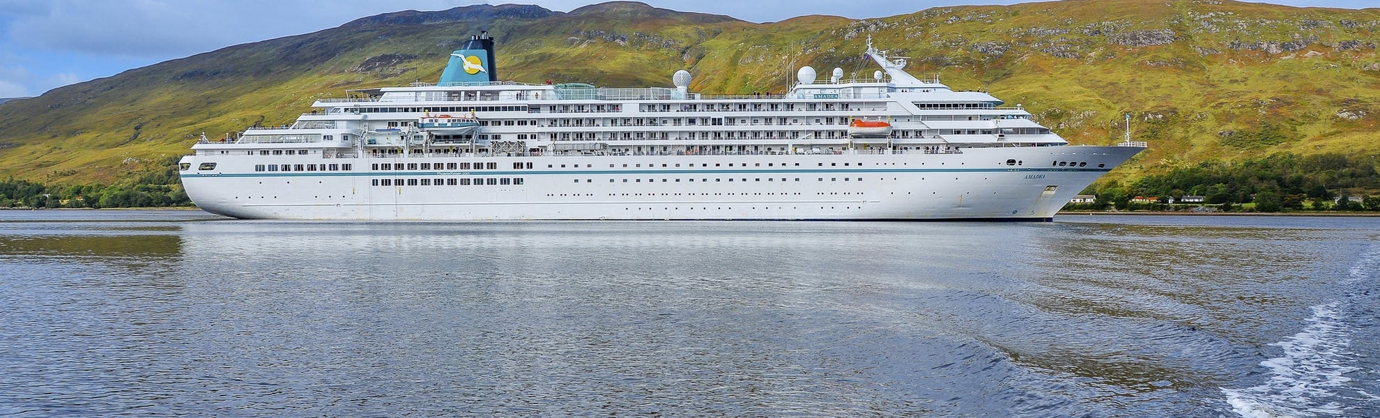 MS Amadea vor Fort William