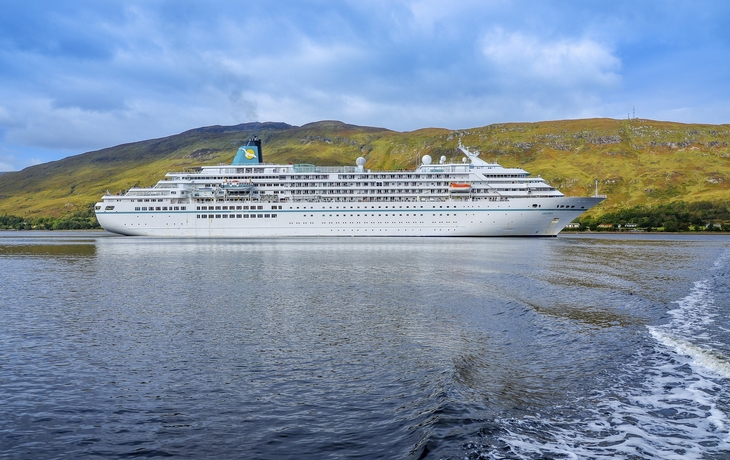 MS Amadea vor Fort William