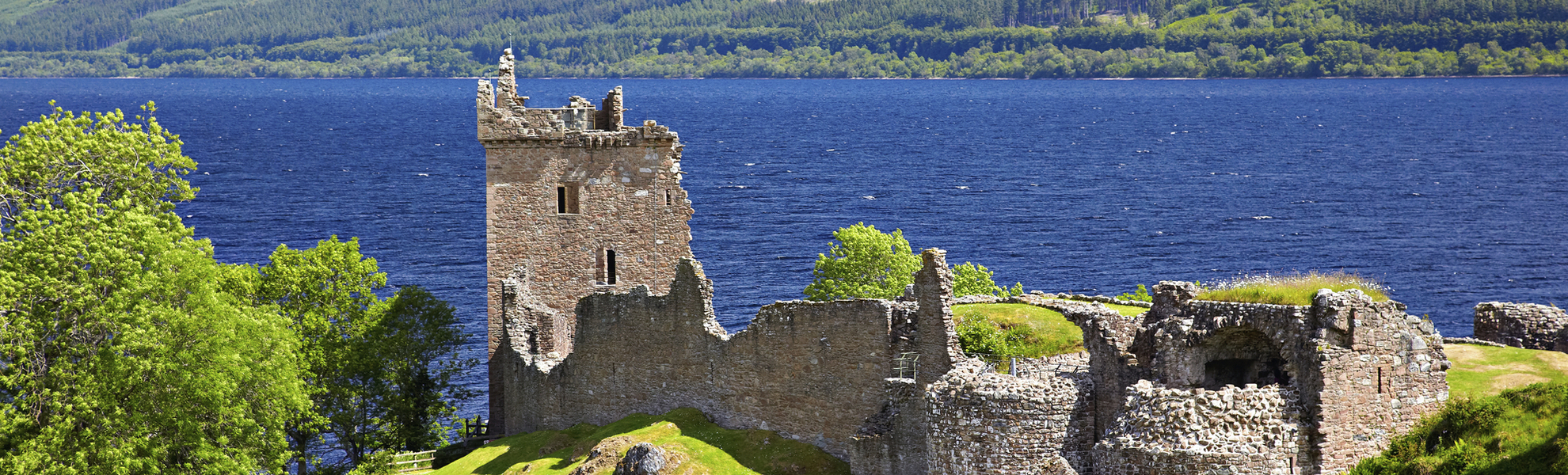 Urquhart Castle neben Loch Ness, Schottland