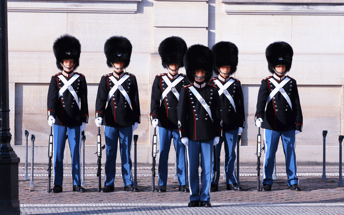 Wachablöse vor dem Schloss in Kopenhagen, Dänemark