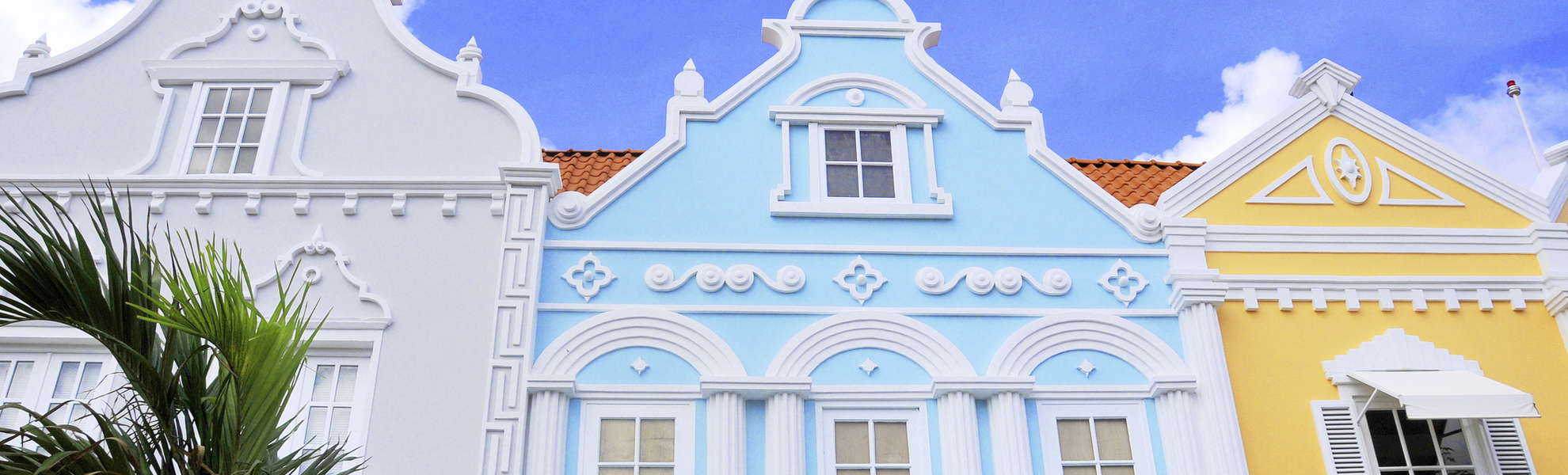 Bunte Häuser auf Aruba in der Karibik