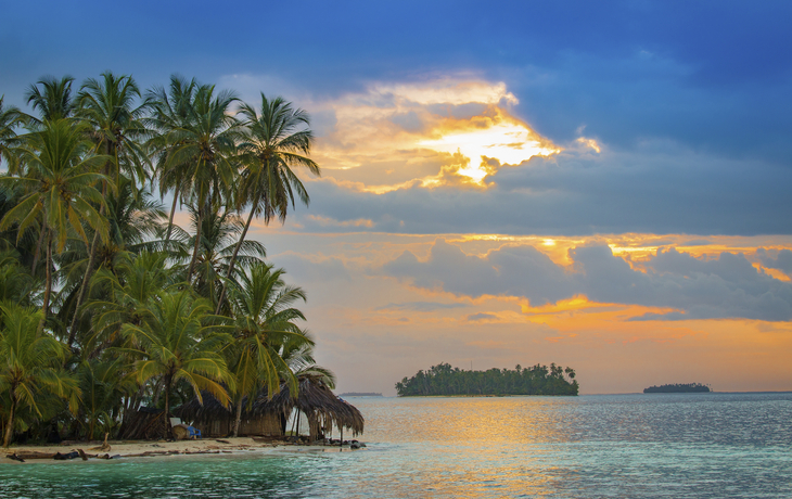 Sonnenuntergang über San Blas Strand und Meer, Panama