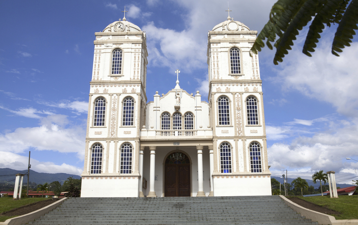 schmuckvolle Sarchi Kirche in Puntarenas, Costa Rica