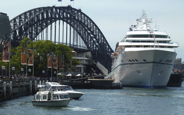 MS Amadea im Hafen von Sydney, Australien