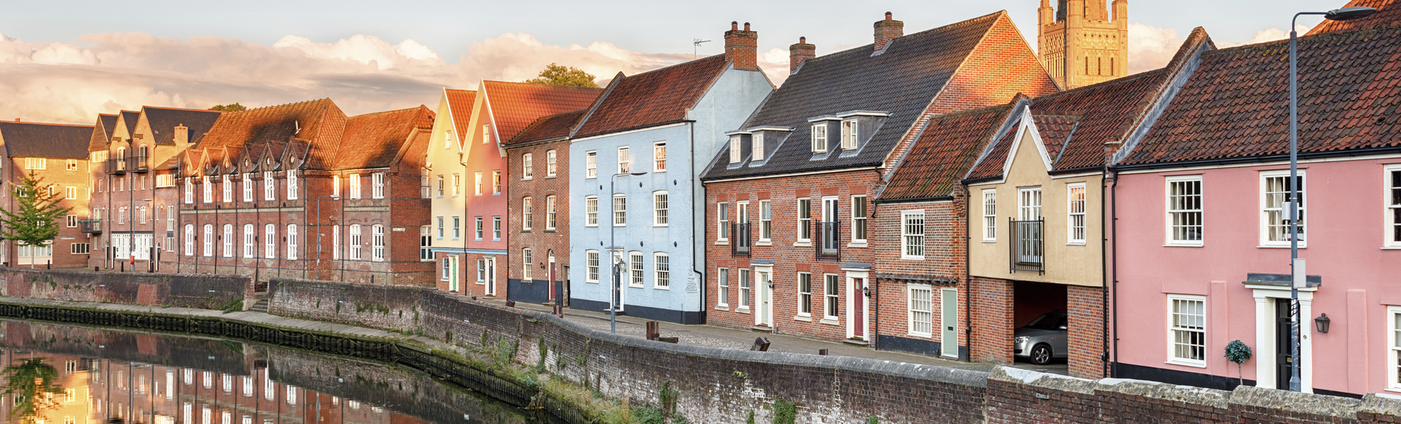 Stadtbild von Norfolk während des Sonnenuntergangs, USA