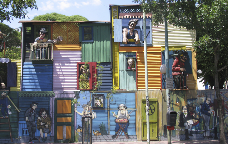 Bunte Häuserfassade in La Boca in Argentinien