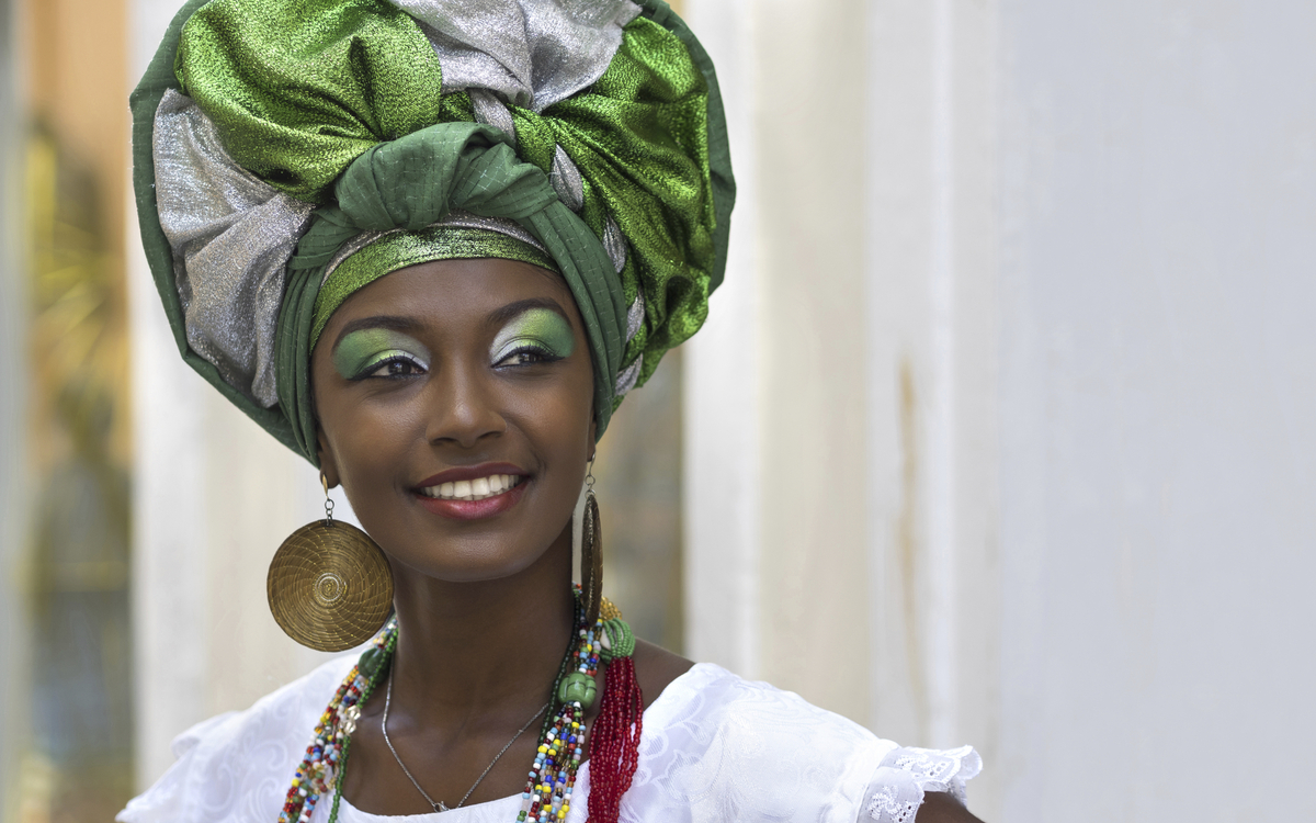 traditionell gekleidete Kubanerin