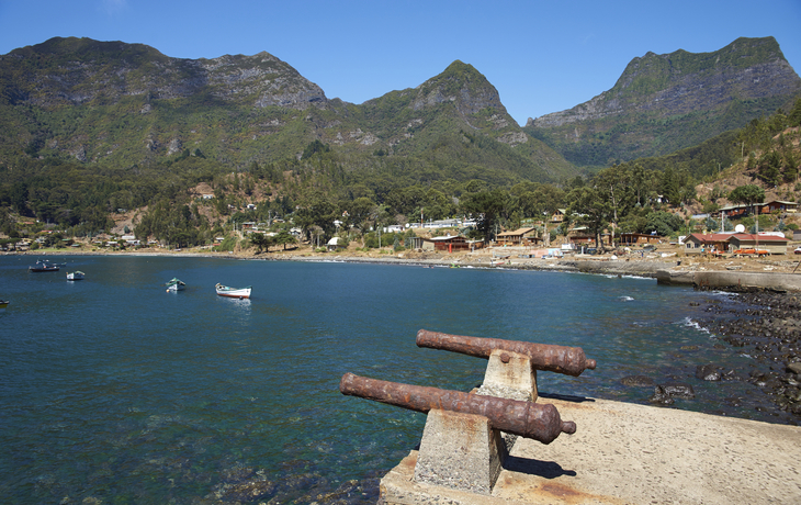 Kanonen in San Juan auf der Robinson Crusoe Insel, Chile