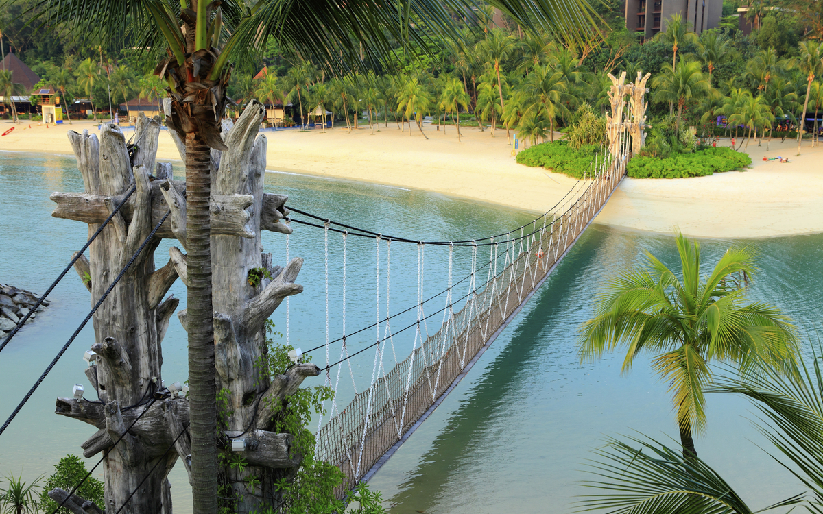 Brücke zur kleinen singapurischen Insel Sentosa